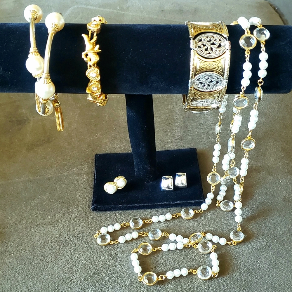 Bundle of gold and pearl bracelets, necklace and earrings